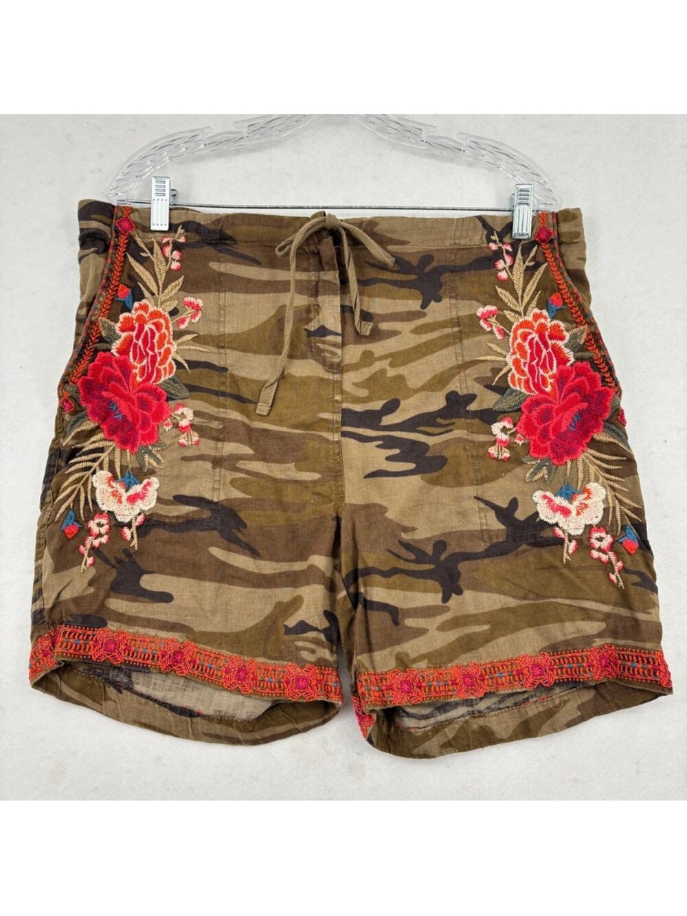 Johnny Was linen shorts Sz Lg . The JW tag cut off.
